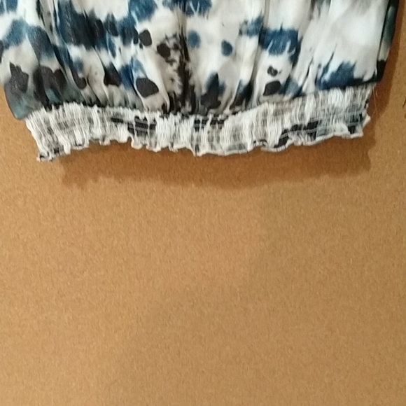 💥5for$20💥Fang adjustable strap silky print top - Picture 5 of 5